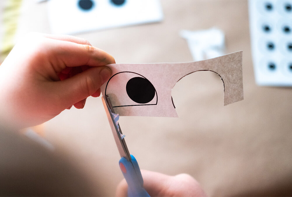 Immer ein Highlight im Bastelfundus für Kinder: Kulleraugen!